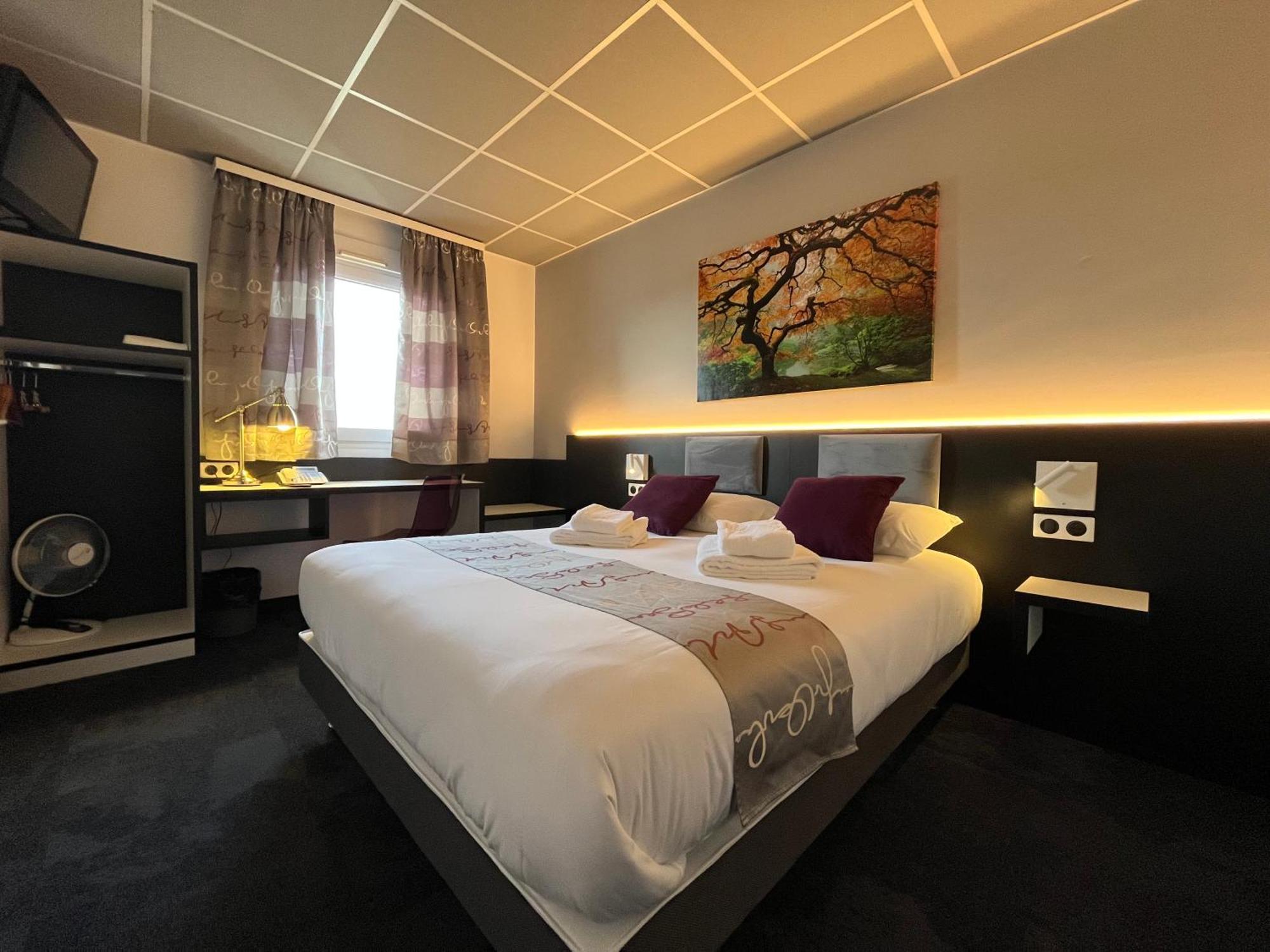 Brit Hotel Le Vesoul Exterior photo