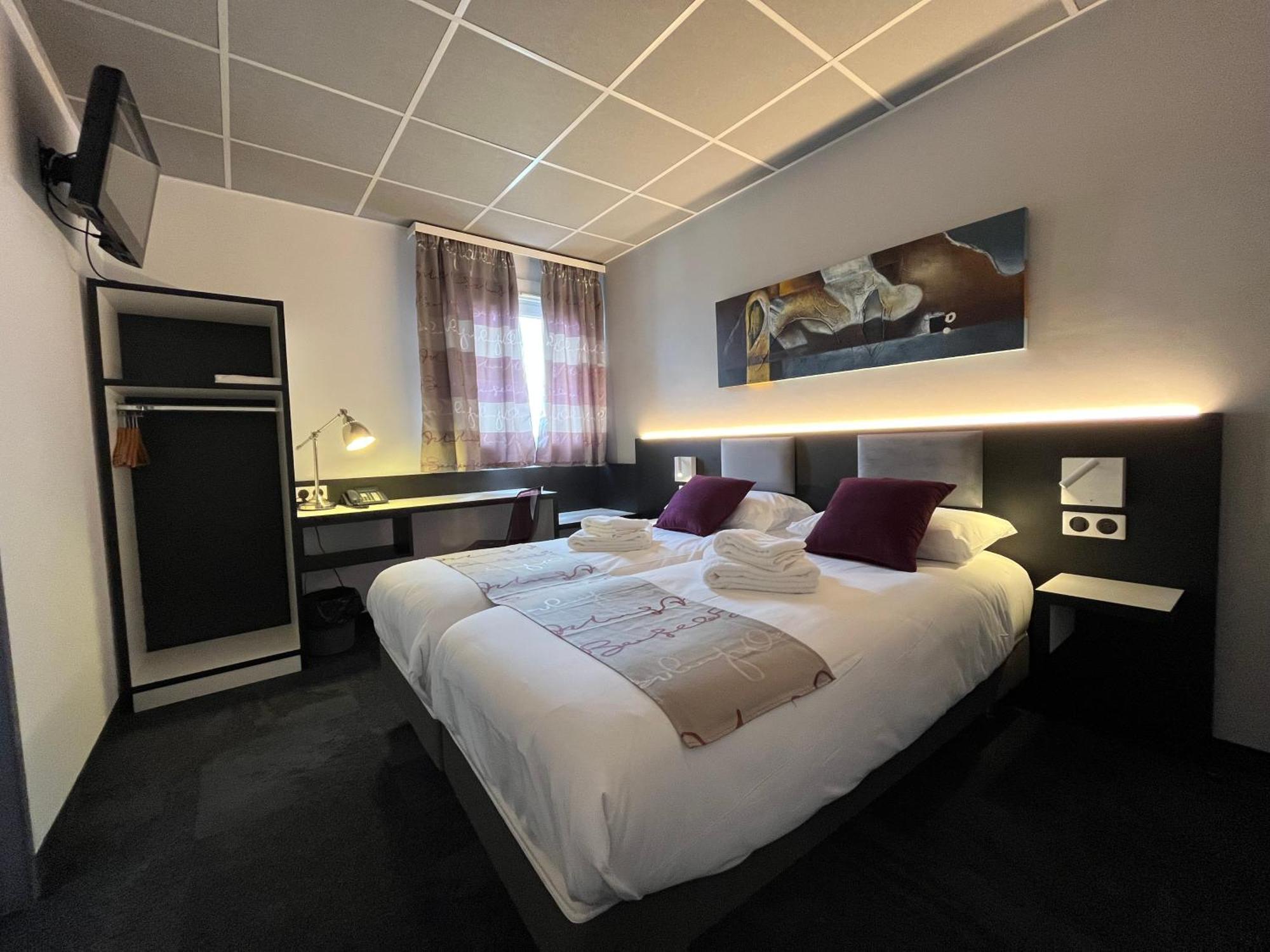 Brit Hotel Le Vesoul Exterior photo